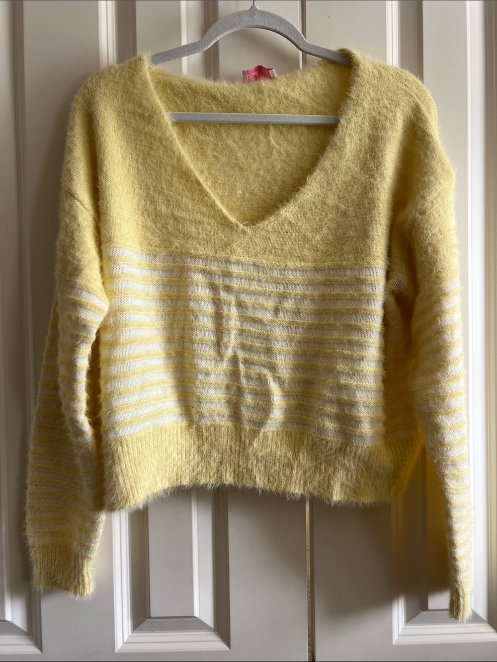 Pink Lily Women’s Cropped Yellow Sweater Size XL
